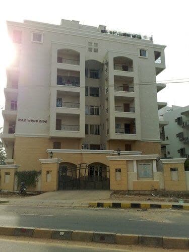 3 bhk semi furnished flat for rent in r & s wood side , hennur , measuring 1800 sqft