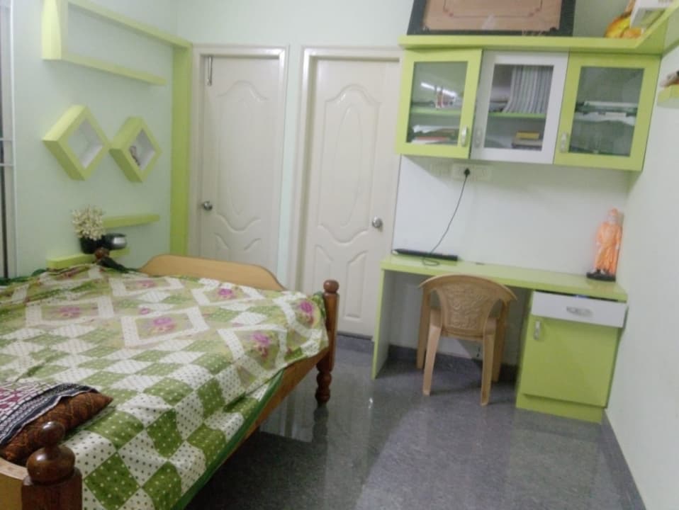 2bhk 1150 sqft fully furnished 1st floor house for lease in kanakapura road