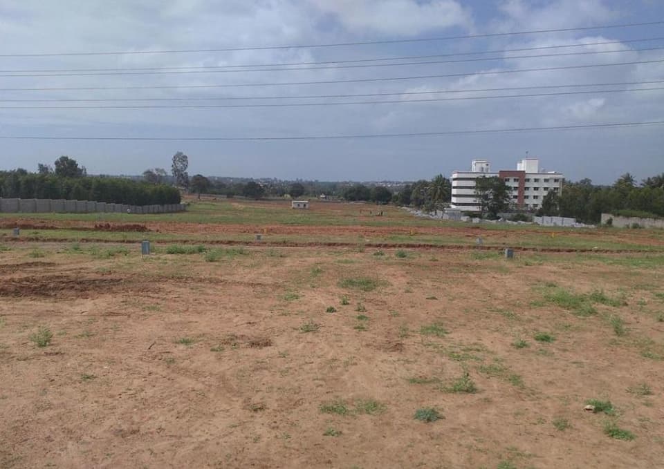 30x40 site for sale in Hennur main road